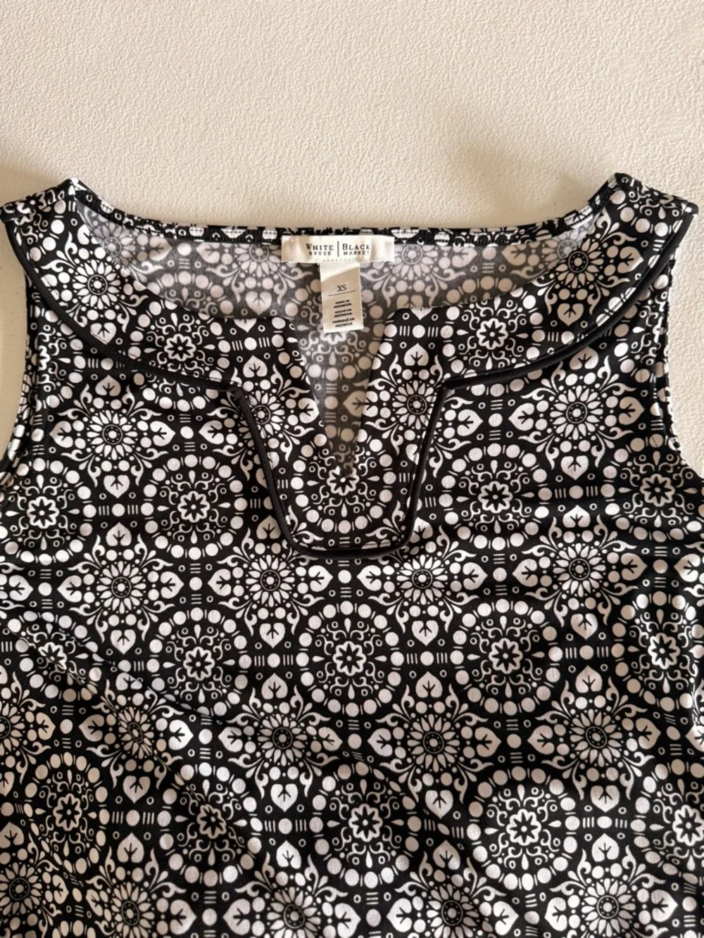 White House Black Market Black & White Printed Shift Dress - Picture 6 of 7